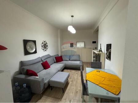 Jepet Me Qira Apartament 1+1 Ne Bllok