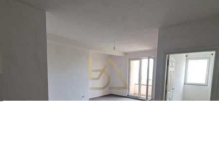 Shitet Apartament në Kavajë – Qerret