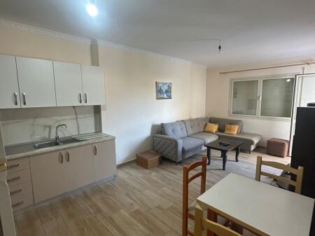 QERA 2+1 MOBILUAR KATI 4 ME ASHENSOR 300EURO 
