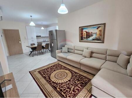 Apartament 2+1 per qira tek Rruga e Dibres!