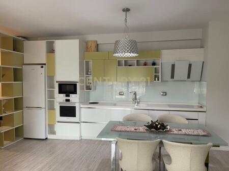 Qira, Apartament 2+1 te Nobis, Liqeni i Tiranës!