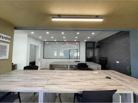 Office for rent at Wilson Square!