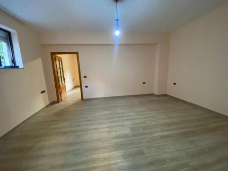 Office for rent at 21 Dhjetori!