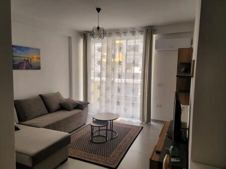 Appartamento 2+1 con Arredamento di Qualità a Shkozë – Affitto