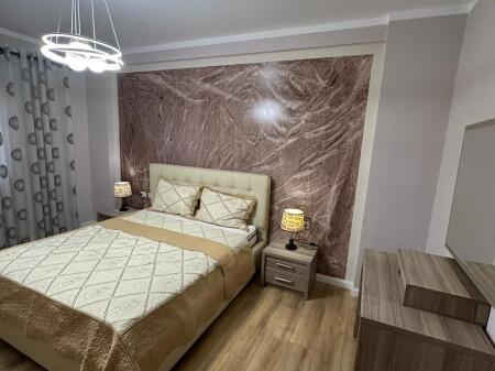 Shitet Apartament 2+1 Rruga e qelqit