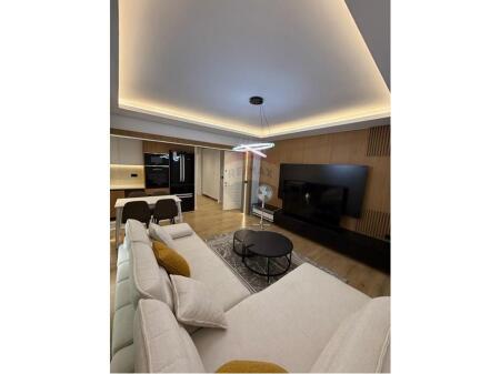 Super apartament 1+1 Piaca (Qendër)