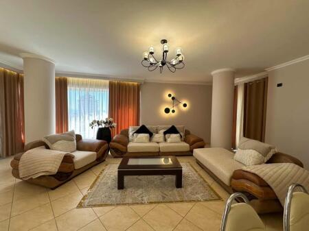 Affitto appartamento 2+1, 130 m². Durazzo, Volga