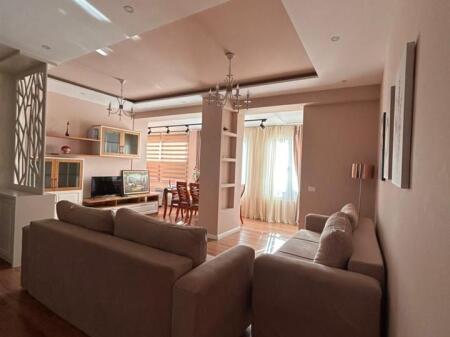Apartament 2+1 me qira tek Liqeni i Thate