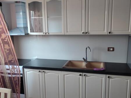 APARTAMENT 1+1. 35000 LEKE.RRUGA 5 MAJI.