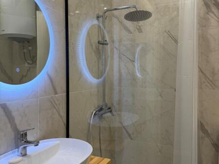 Jepet me qera Apartament 2+1 tek Liqeni i Thate + post parkimi