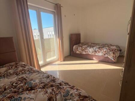 🏡 Apartament 2+1 me Verandë në Shitje – Varri i Bomit, Porcelan