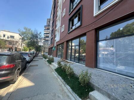 SHOP WITH VERANDA AND BASEMENT FLOOR – KONT URANI STREET