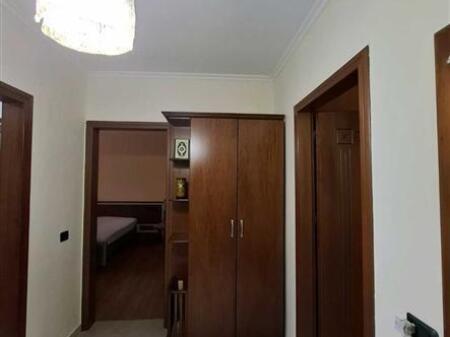 Apartament me qira 2+1 – Ali Demi (tek shkolla 1 Maj)
