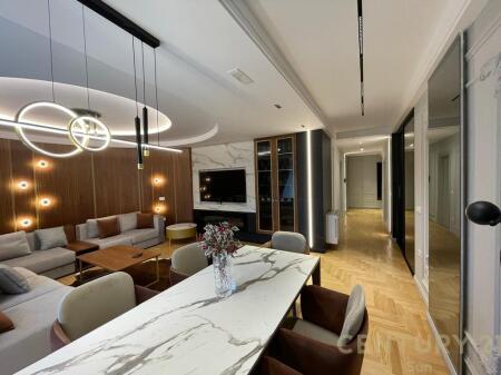 Apartament 2+1+2 me Qira – Tek Kopshti Zoologjik, Tiranë