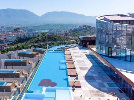 SHITET, VILE MODERNE ME PISHINE, KODRA E DIELLIT, TIRANE. ID:  530191054-1380