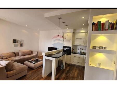 Apartament 2+1 per qira ne Astir Bulevardi Migjeni !