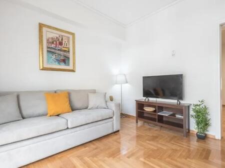 Appartamento in affitto 1+1 vicino al Complesso Square 21 (ID B2101240) Tirana