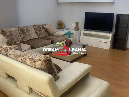 Locale vuoto 3+1 in affitto nel Centro vicino a Viale Zogu i Pare (ID 4231263)