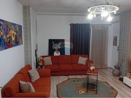 Apartament 2+1 me qira tek Kristali!