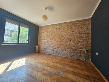 locale per ufficio in affitto – Myslym Shyri Appartamento 2+1 | 75 m² | 2° piano Vista dalla strada principale!