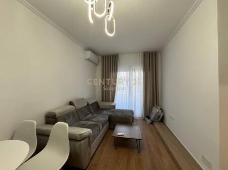 JAPIM ME QIRA APARTAMENT 1+1 NE RRUGEN NDRE MJEDA