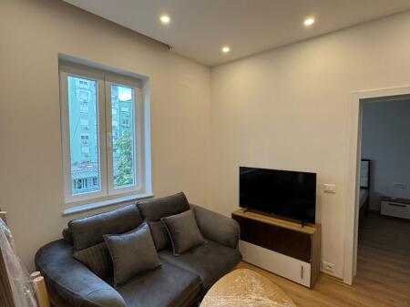 Ish Blloku apartament 1+1 me qira!