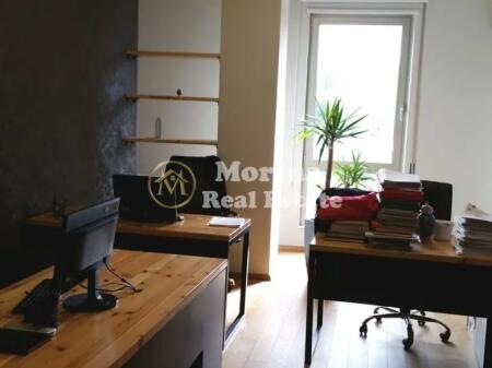 Affitto, Locale Commerciale, Grada  , 2000 euro/mese