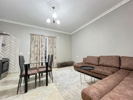 ✨Affitto Appartamento 2+1 📍Ex Parco Autobus, Via Ndre Mjeda •Completamente arredato e investito •Edificio Esistente (5° piano) 💶Prezzo: 50.000 leke (non trattabile)  Disponibile tra 2 settimane