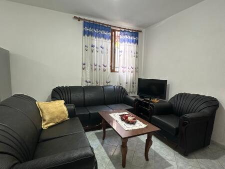 Jepet me qera shtepi  2+1 ne Selite 350