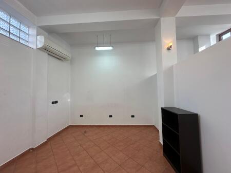 Office Space for Rent in Porcelan