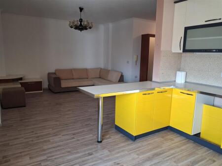 APARTAMENT ME QERA 1+1 QENDER 60.000 LEKE