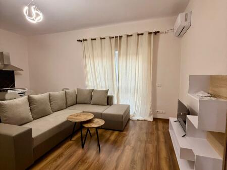 Affittasi appartamento 1+1 – Via Kavajës, Tirana