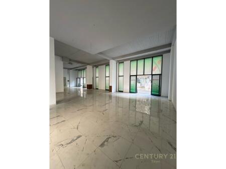 COMMERCIAL SPACE FOR RENT 208m2 IN NEW TIRANA!Titan121257
