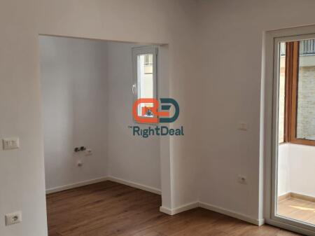 Tek Oxhaku, Shitet Apartament 1+1+Depo, Me Planimetri Te Rregullt Dhe I Investuar !!!