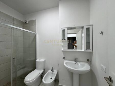 Jepet me Qira Apartament 2+1 për Zyra – Pranë Toptanit, Tiranë!