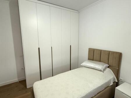 Appartamento 2+1 in affitto – Viale Zogu I, vicino al Ministero della Giustizia, Tirana