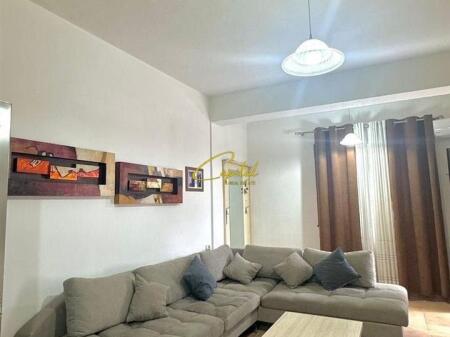 APARTAMENT ME QERA 1+1 RRUGA 5 MAJ 390 EURO