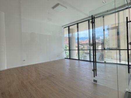 ✨ Mine Peza Residence 🏢 Ambiente Commerciale in Affitto