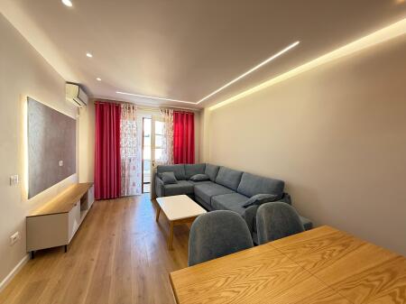 🏠 Shitet Apartament 1+1 – Pranë Kodrës së Diellit