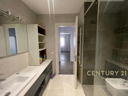 Jepet me Qira Apartament 2+1 pranë Rreth Rrotullimit në Astir