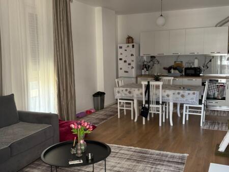Ne Don Bosko, Jepet Me Qira Apartament 2+1+2 I Mobiluar!