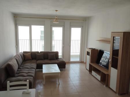 Jepet me qera apartament 2+1 te Rrethi në 5-Maj!