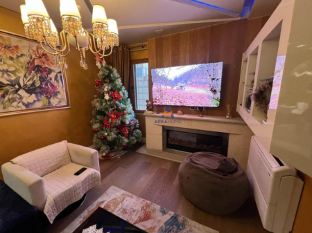 JEPET ME QERA APARTAMENT 3+1+BALLKON "UNAZA E RE" 750 EURO ( I DISKUTUSHEM).