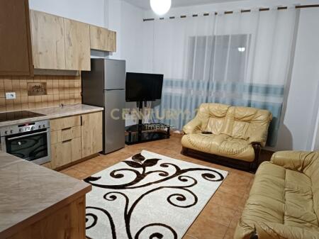 JAPIM ME QIRA APARTAMENT 4+1 PER BANIM, NE KINOSTUDIO!