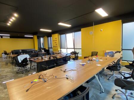 In Astir Near Eglo Commercial Space 400 m² Ideal For Business!