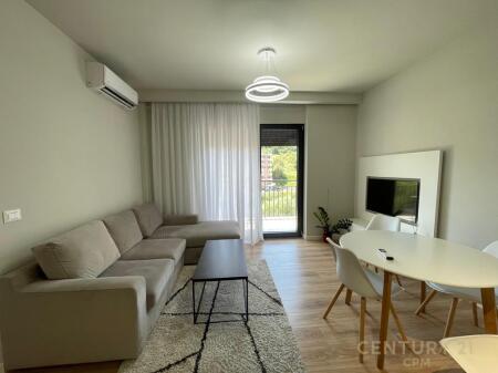 Apartament 2+1 + parkim per shitje te Kodra e Diellit