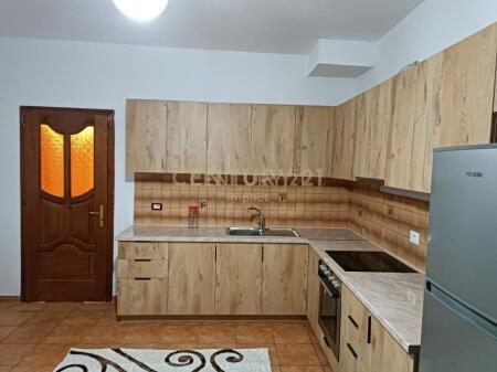 Japim me Qira Apartament 4+1 për Banim – Kinostudio