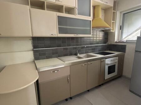 Jepet Me Qera Apartament 1+1+1 Post Parkimi