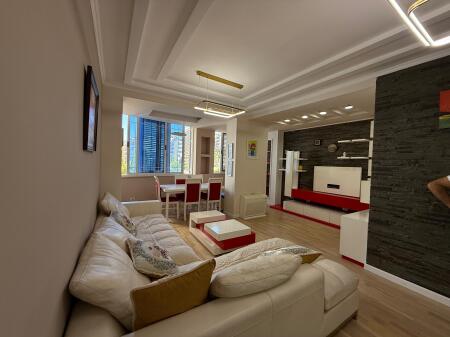 🏠 Shitet Apartament 1+1 – Pranë Kodrës së Diellit 📐 Sipërfaqe Bruto 76.45 m² dhe Neto 63 m2 🏢 Kati: 2 (me ashensor) 🛋️ I mobiluar në mënyrë cilësore 🏢 Pallat i ri 🌅 Orientimi: Lindje 💳 Mundësi shitje me kredi  💰 Çmimi: 140 milion leke
