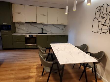 Apartament 2+1 me qera ne qender